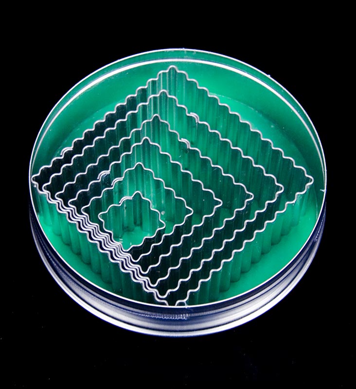 Set d'emporte-pièces en tôle, ondulés, carrés, 6 différentes tailles. tailles, 23-85mm, 30mm de haut, 6 pcs.